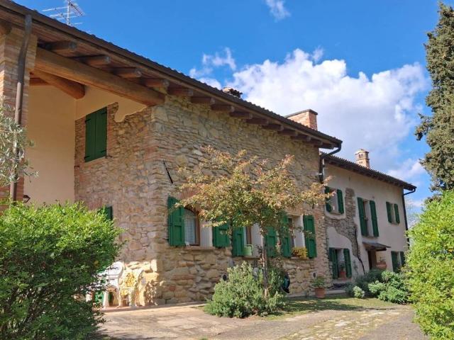 Villa Indipendente in vendita a Unione dei comuni Valli del Reno, Lavino e Samoggia, Bologna