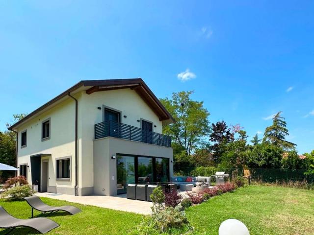 Villa Indipendente in vendita a Santo Stefano, Bologna