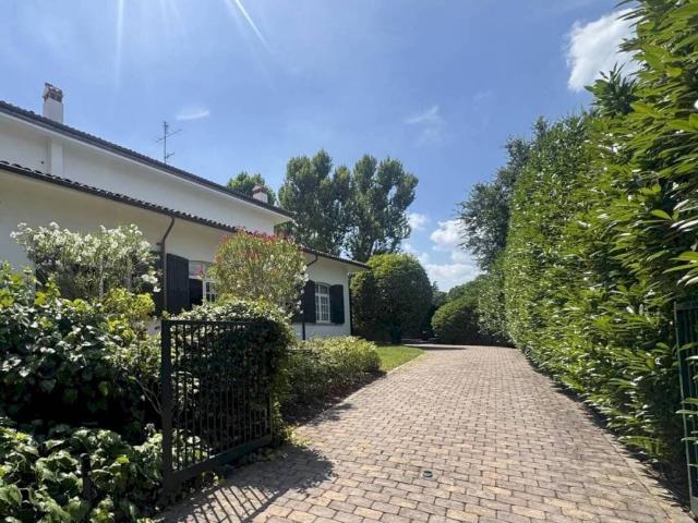 Villa Indipendente in vendita a Santo Stefano, Bologna