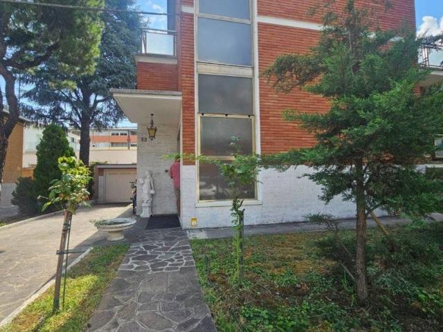 Villa Indipendente in vendita a San Donato-San Vitale, Bologna
