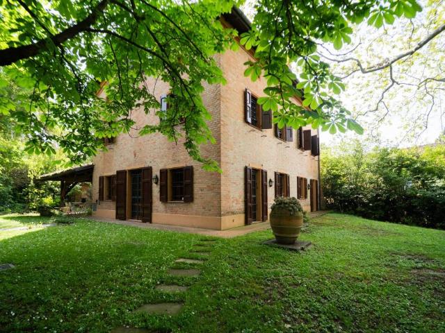 Villa Indipendente in vendita a Santo Stefano, Bologna