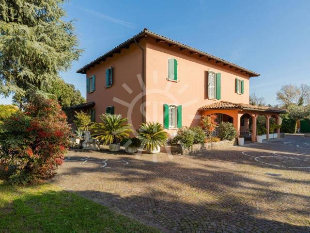 Villa Indipendente in vendita a San Donato-San Vitale, Bologna