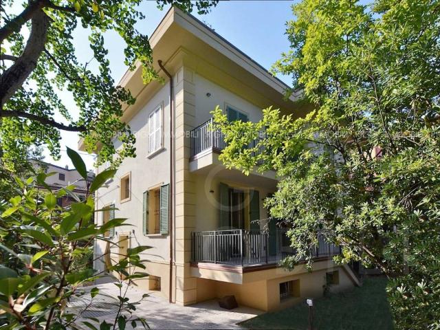 Villa Indipendente in vendita a Santo Stefano, Bologna