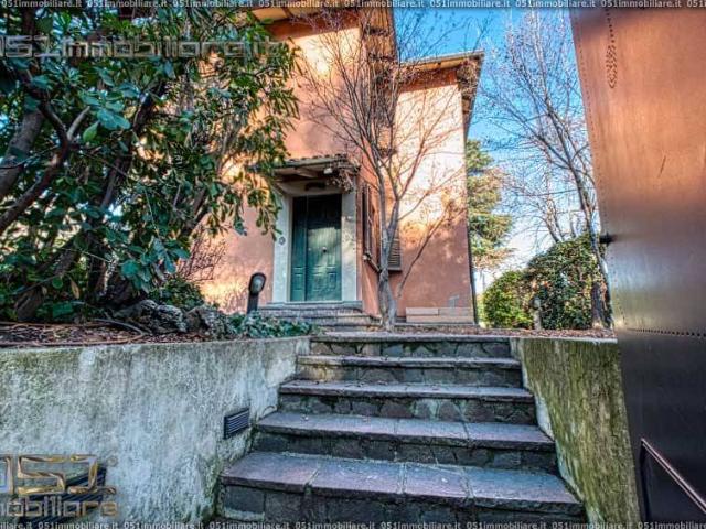 Villa Indipendente in vendita a Monte Donato, Bologna