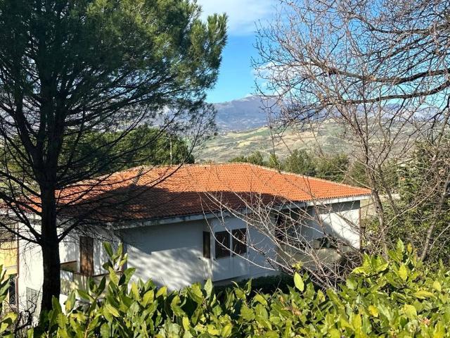 Villa Indipendente in vendita a Bolognano, Abruzzo