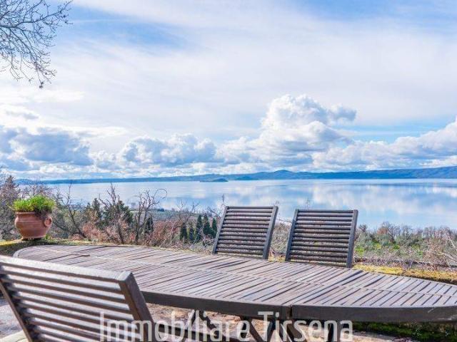Villa Indipendente in vendita a Bolsena, Viterbo