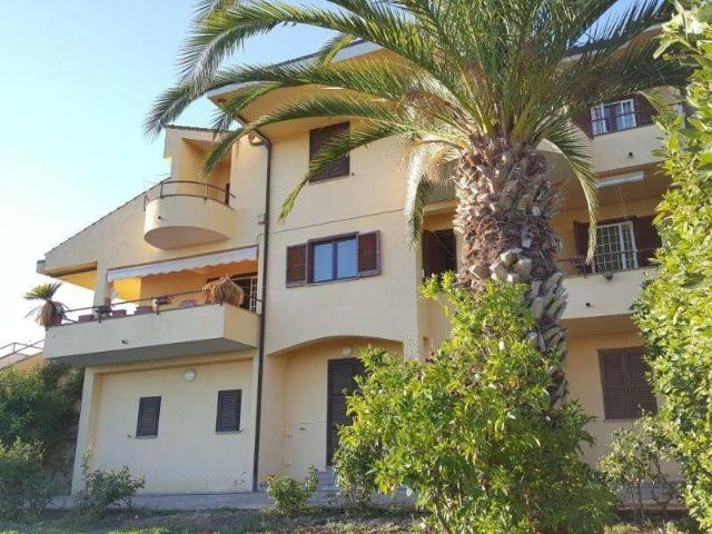 Villa Indipendente in vendita a Bolsena, Lazio