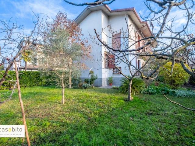 Villa Indipendente in vendita a Boltiere, Bergamo
