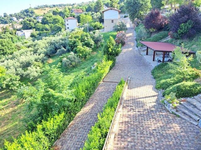Villa Indipendente in vendita a Bomba, Abruzzo