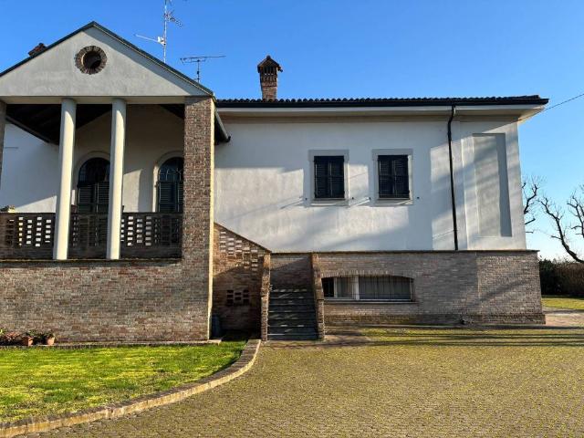 Villa Indipendente in vendita a Unione dei comuni del Sorbara, Bomporto
