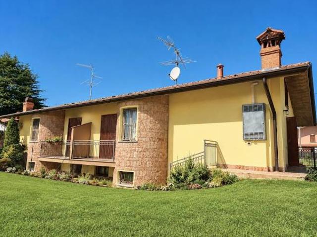 Villa Indipendente in vendita a Cabanetti, Bonate Sopra