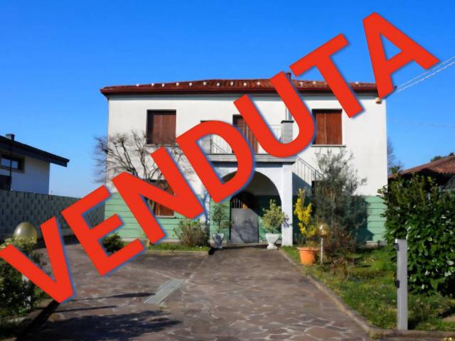 Villa Indipendente in vendita a Bonate Sopra, Lombardia