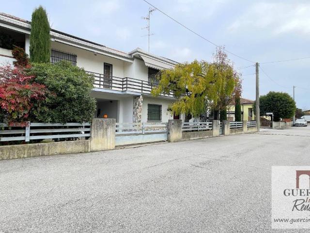 Villa Indipendente in vendita a Unione Alto Ferrarese, Bondeno