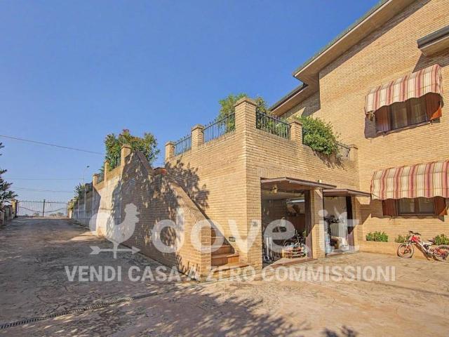 Villa Indipendente in vendita a Pilastri, Bondeno