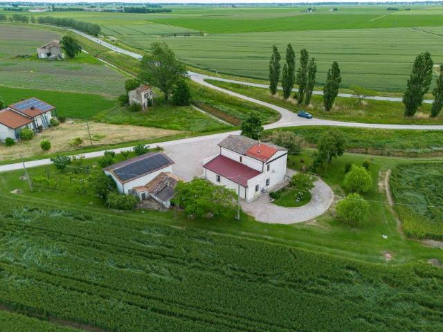 Villa Indipendente in vendita a Unione Alto Ferrarese, Bondeno