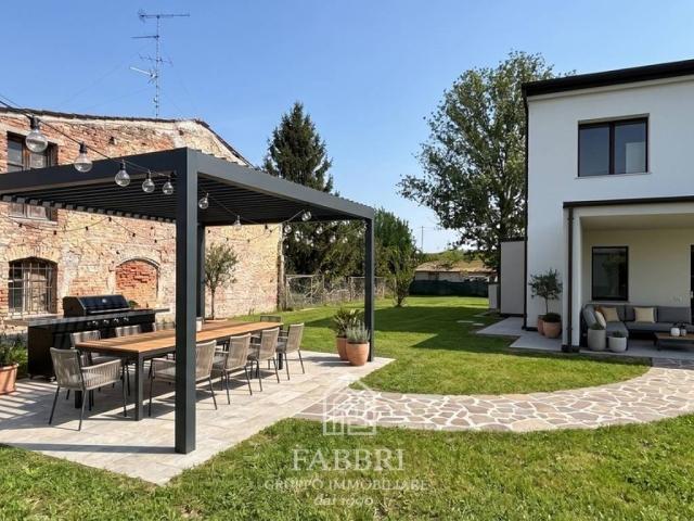 Villa Indipendente in vendita a Unione Alto Ferrarese, Bondeno