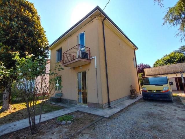Villa Indipendente in vendita a Ferrara, Reggio Emilia