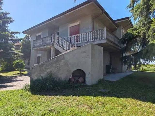 Villa Indipendente in vendita a Unione Alto Ferrarese, Bondeno