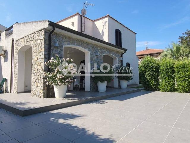 Villa Indipendente in vendita a Calabria, Cosenza