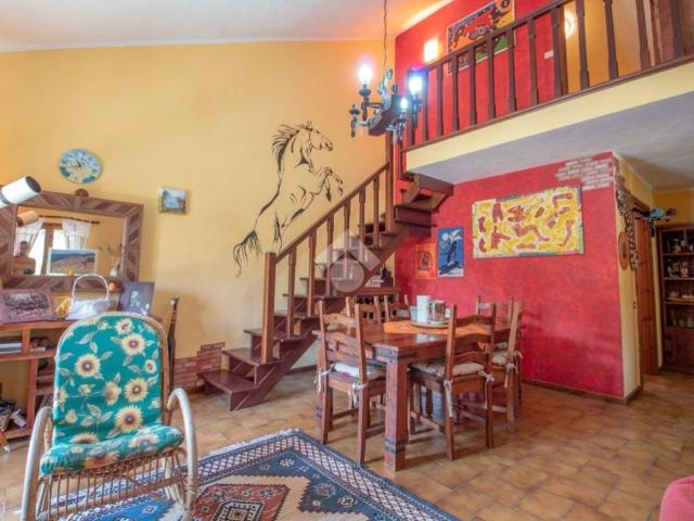 Villa Indipendente in vendita a Borbona, Lazio