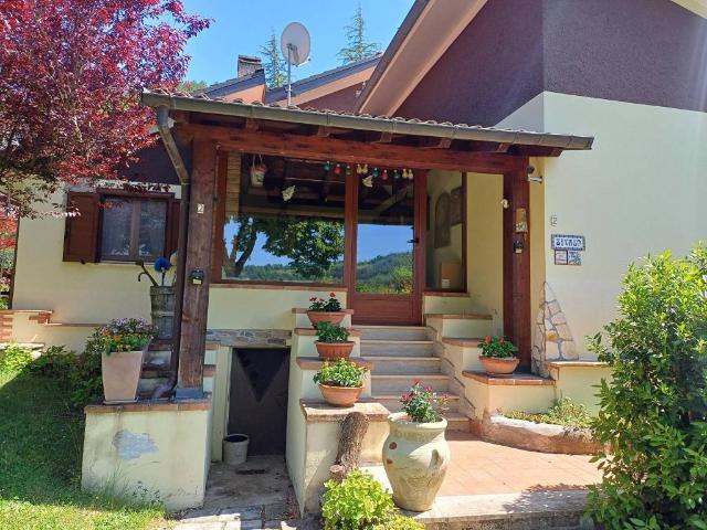 Villa Indipendente in vendita a Borbona, Rieti