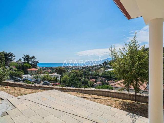 Villa Indipendente in vendita a Bordighera, Liguria