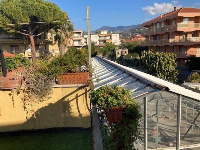 Villa Indipendente in vendita a Arziglia, Bordighera