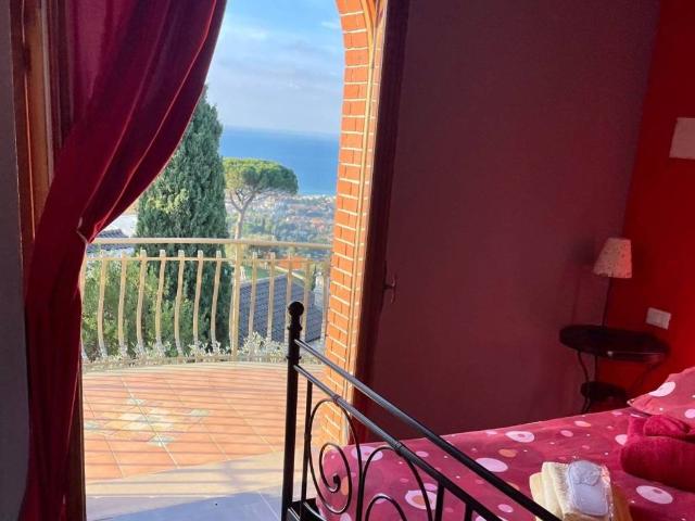 Villa Indipendente in vendita a Bordighera, Liguria