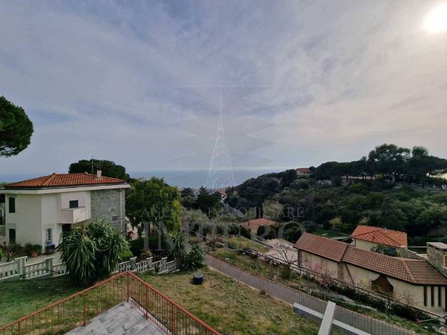 Villa Indipendente in vendita a Bordighera, Liguria