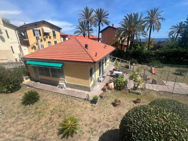 Villa Indipendente in vendita a Arziglia, Bordighera