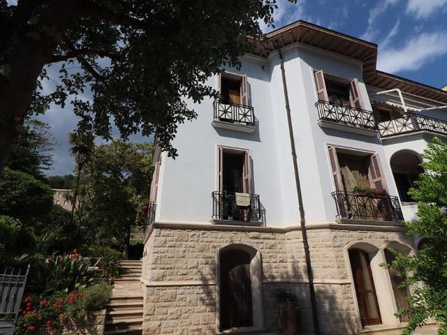 Villa Indipendente in vendita a Arziglia, Bordighera