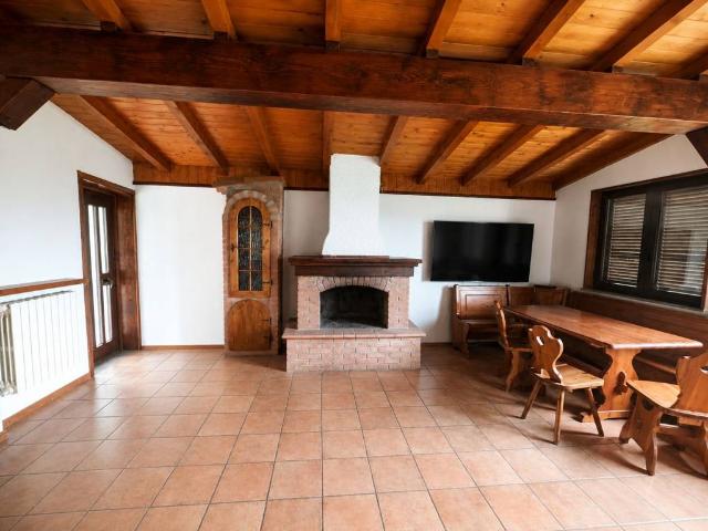 Villa Indipendente in vendita a Bore, Reggio Emilia