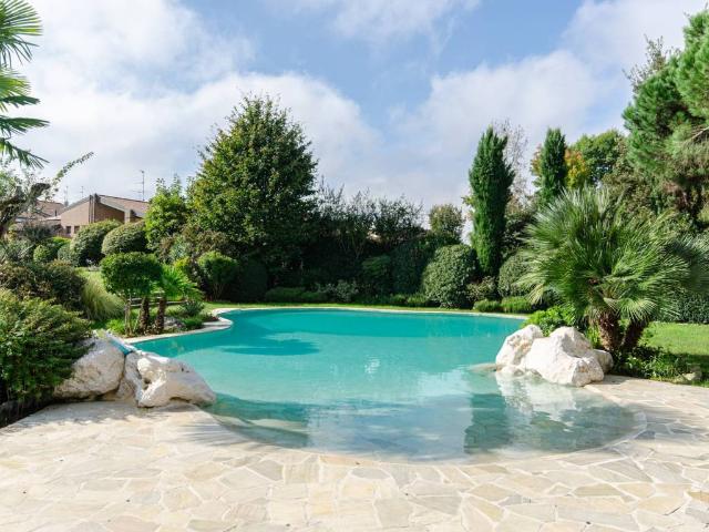 Villa Indipendente in vendita a Borgarello, Lombardia