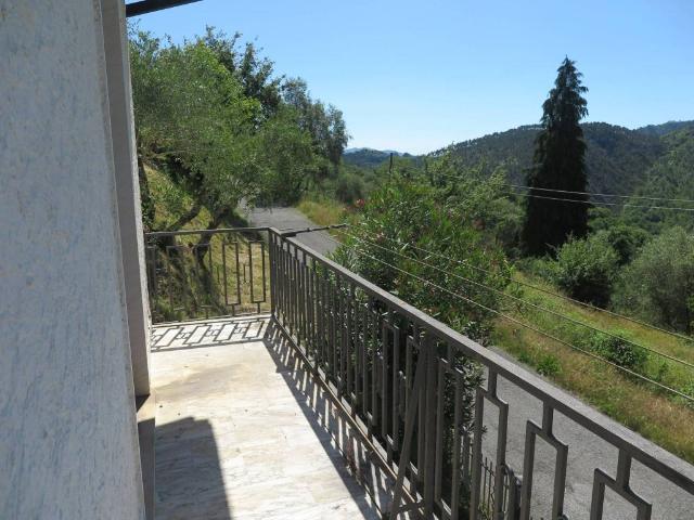 Villa Indipendente in vendita a Borghetto Di Vara, Liguria