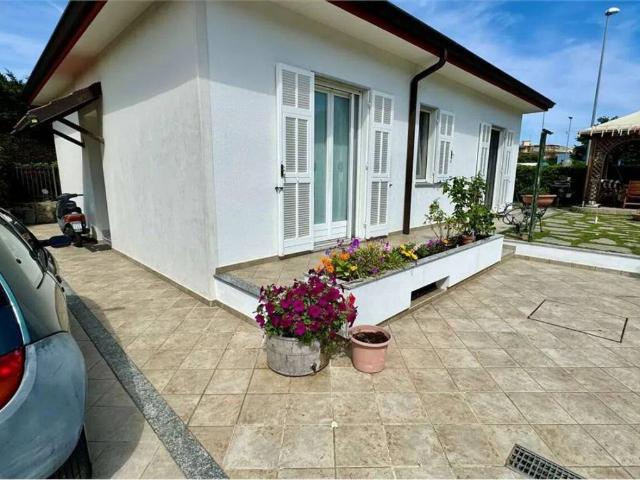 Villa Indipendente in vendita a Borghetto Santo Spirito, Liguria