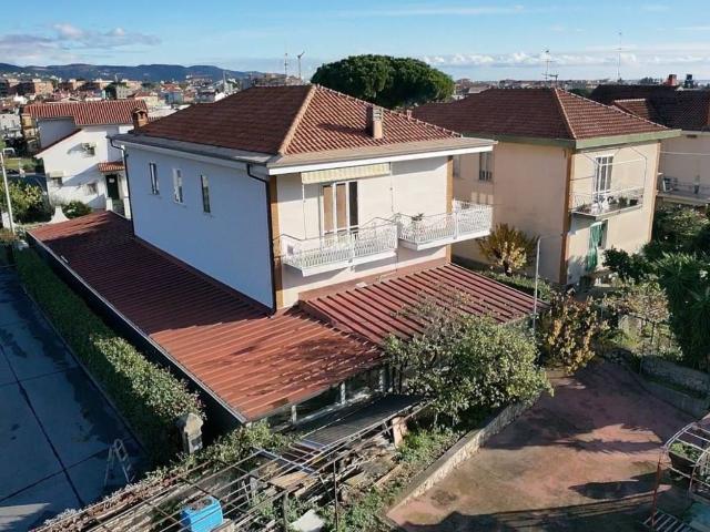 Villa Indipendente in vendita a Borghetto Santo Spirito, Liguria
