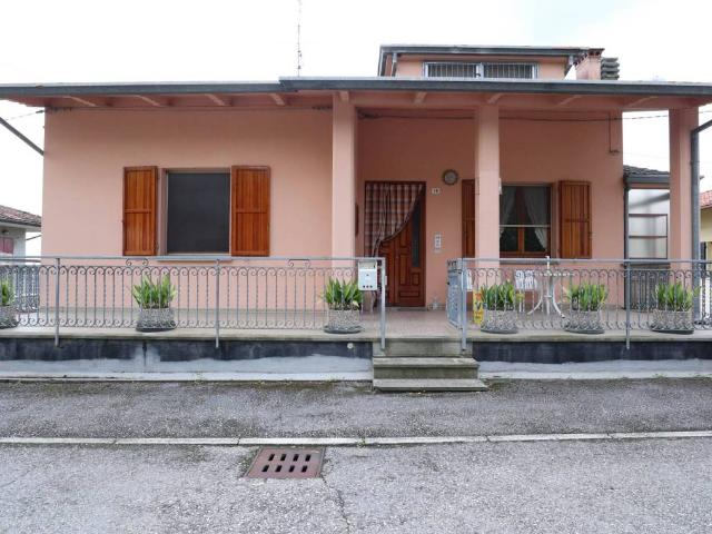 Villa Indipendente in vendita a Borghi, Reggio Emilia