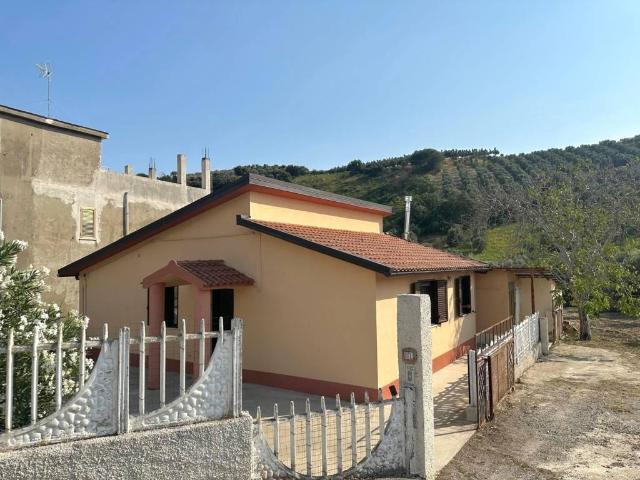 Villa Indipendente in vendita a Calabria, Catanzaro