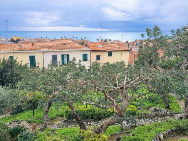 Villa Indipendente in vendita a Borgio, Borgio Verezzi