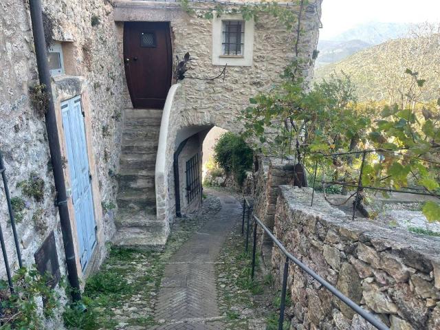 Villa Indipendente in vendita a Crosa, Borgio Verezzi