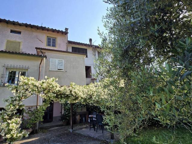 Villa Indipendente in vendita a Unione dei comuni Media Valle del Serchio, Borgo A Mozzano