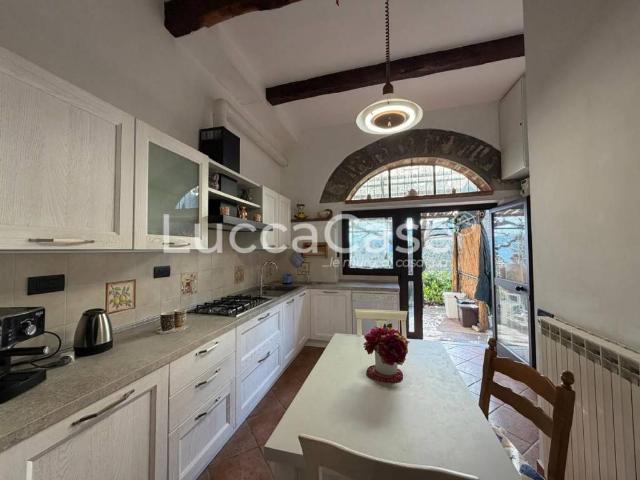 Villa Indipendente in vendita a Unione dei comuni Media Valle del Serchio, Borgo A Mozzano