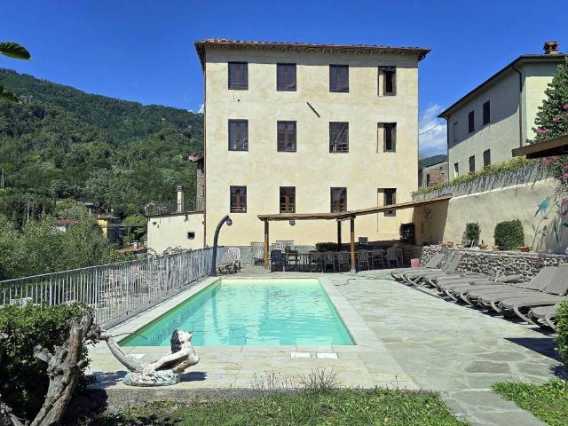Villa Indipendente in vendita a Borgo A Mozzano, Lucca