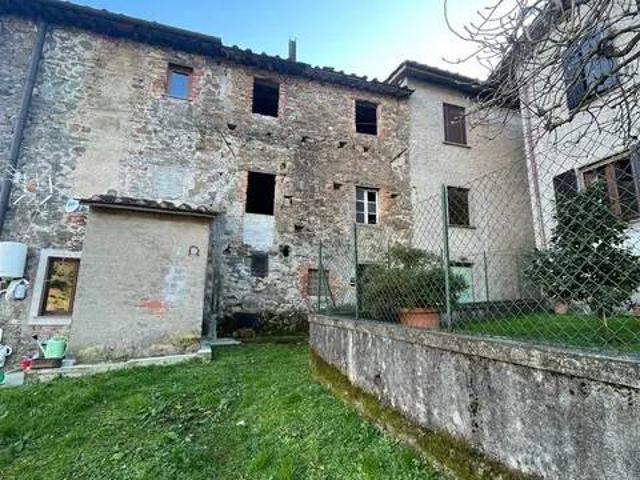Villa Indipendente in vendita a Unione dei comuni Media Valle del Serchio, Borgo A Mozzano