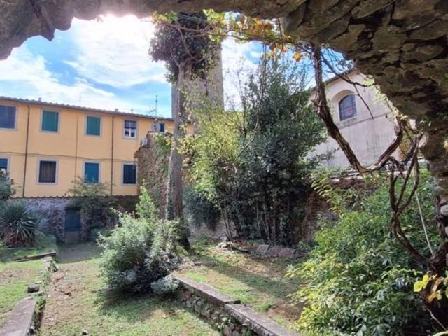 Villa Indipendente in vendita a Unione dei comuni Media Valle del Serchio, Borgo A Mozzano