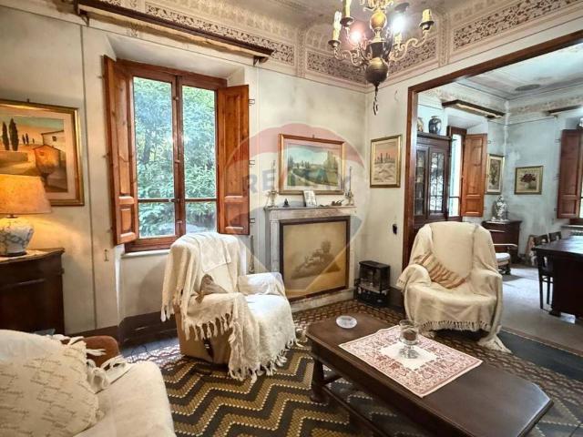 Villa Indipendente in vendita a Unione dei comuni Media Valle del Serchio, Borgo A Mozzano