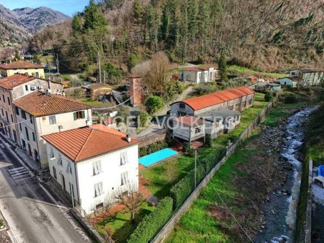 Villa Indipendente in vendita a Unione dei comuni Media Valle del Serchio, Borgo A Mozzano
