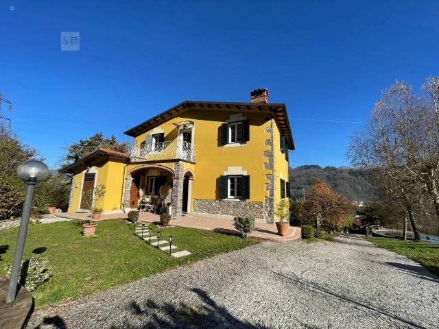 Villa Indipendente in vendita a Unione dei comuni Media Valle del Serchio, Borgo A Mozzano