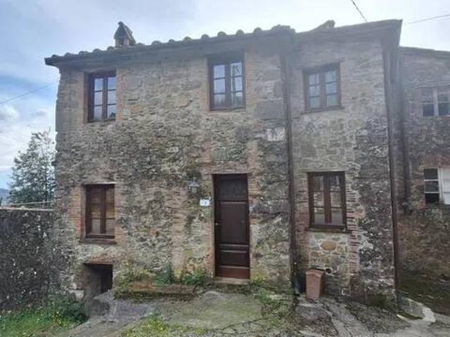 Villa Indipendente in vendita a Unione dei comuni Media Valle del Serchio, Borgo A Mozzano