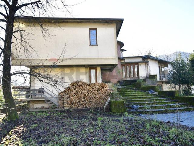 Villa Indipendente in vendita a Unione dei comuni Media Valle del Serchio, Borgo A Mozzano